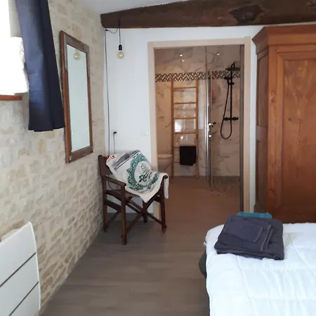 D Hotes La Barbee ベッド・アンド・ブレックファスト Damvix